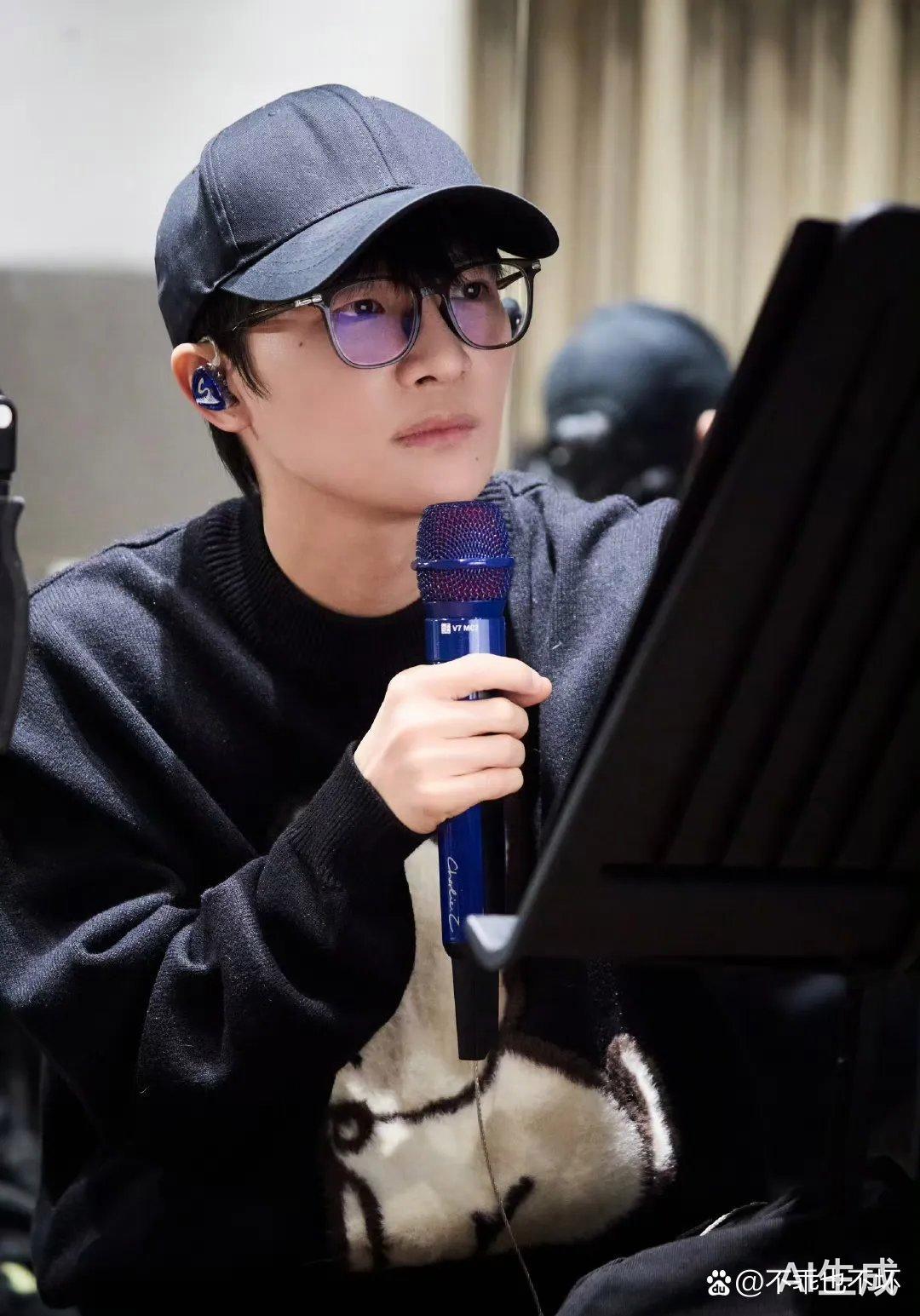 浮云游子意，落日故人情