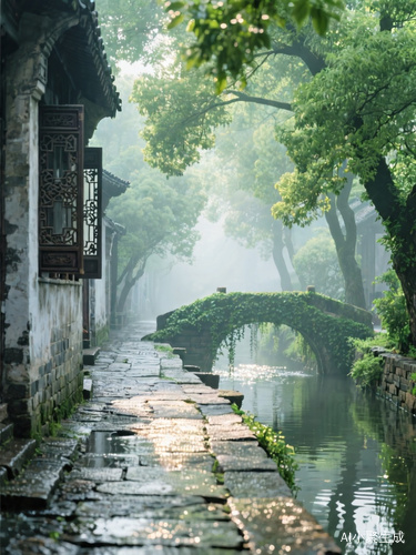江南小巷，古老青砖巷道，绿荫环绕，光影斑驳，晨雾轻笼，石径湿润，悠静氛围，古色古香的窗棂，流水潺潺，小桥幽处，荣耀手机摄影画质，细腻呈现历史韵味与自然美景。