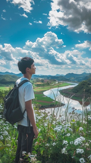 一个当代中国青年男人穿着夏天的休闲服装侧脸眺望前方的美景，风景优美有河流，花草，蓝天白云，4k画质