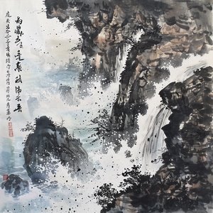 一泼水墨江南画，一副打开的卷帛里书写着一首苏轼的《水调歌头》在漂浮半空的卷帛上是苏轼的背影