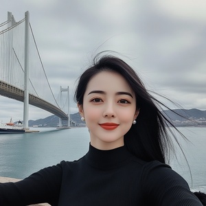 海上桥边自拍的40岁女子展现中国新年气氛