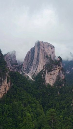 安徽黄山人间仙境美如画